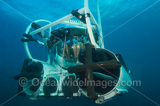 Submarine Diving photo