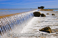 Heron Island shipwreck and tidal water Photo - Gary Bell