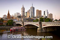 Princes Bridge Photo - Gary Bell